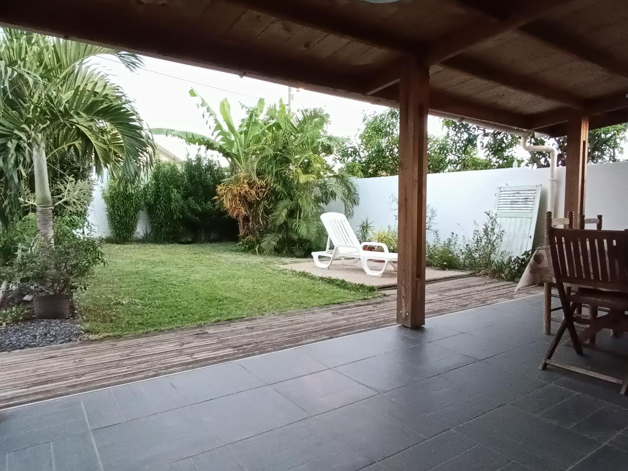 Jolie Maison T3 A St Pierre, 2 Chambres Avec Sdb, Grande Varangue, Jardin Saint Pierre Habitación foto
